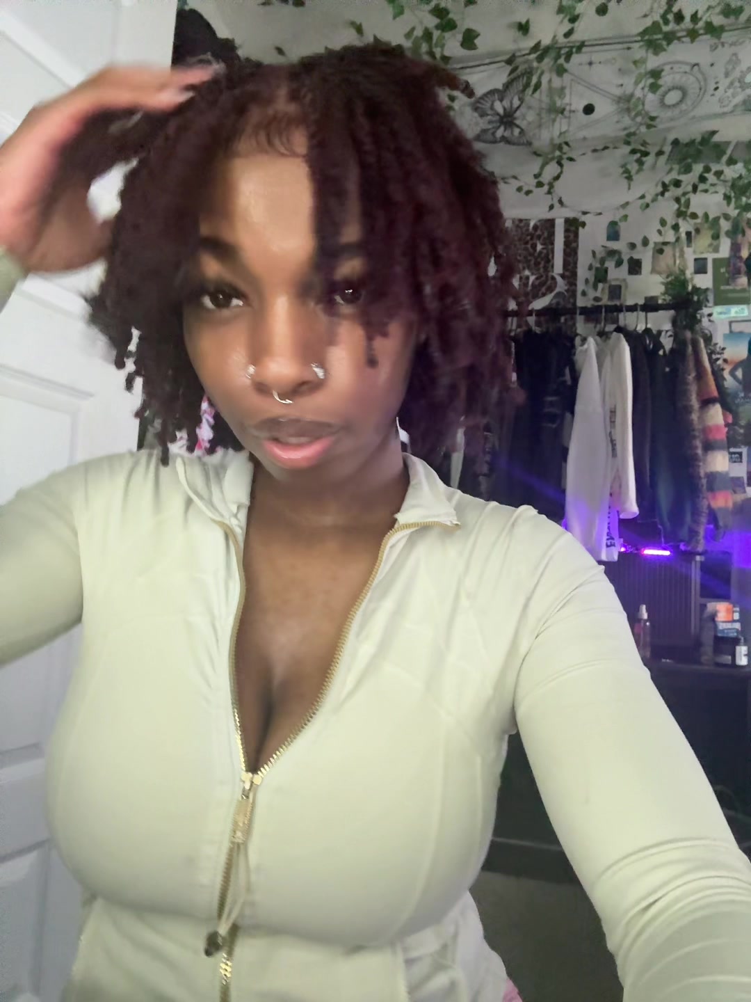 @️