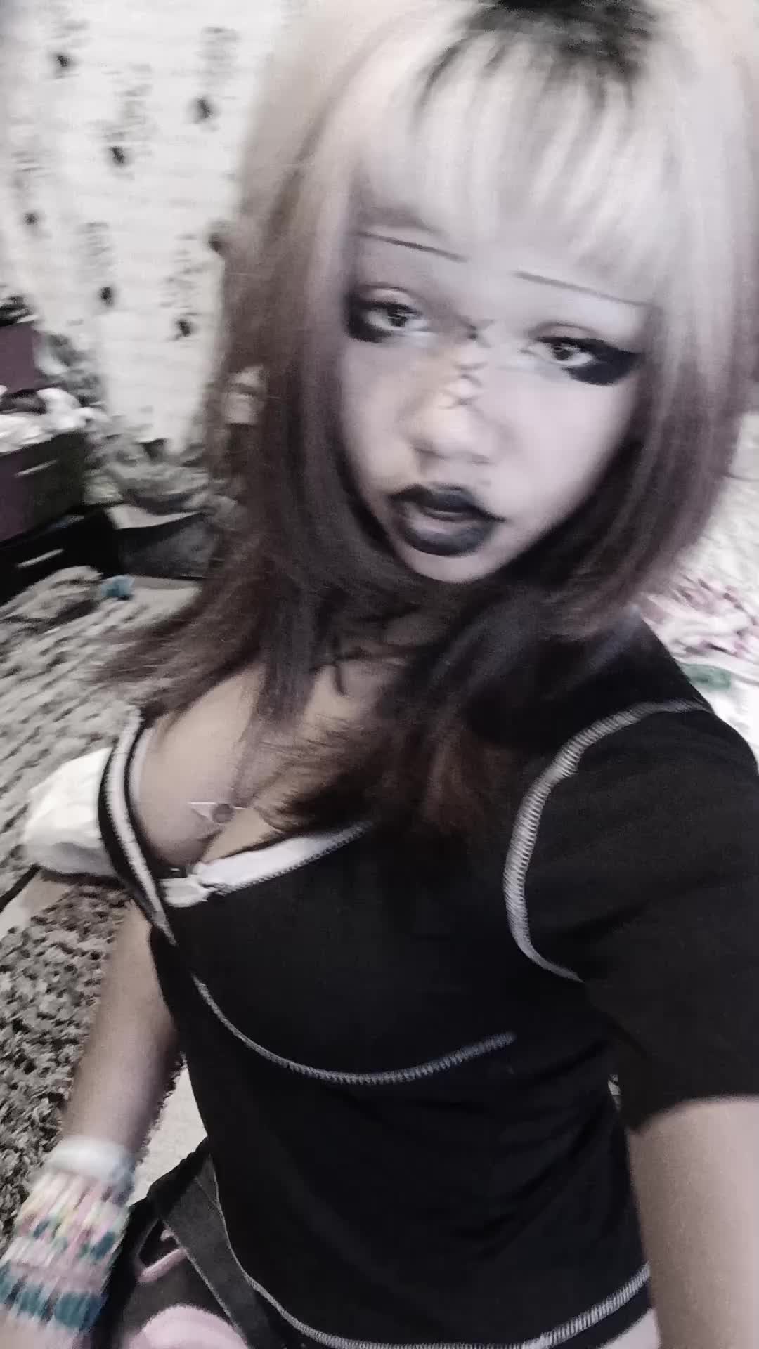 @:3