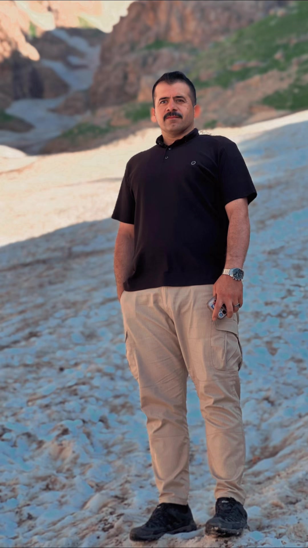 @ئاراز برادۆستی