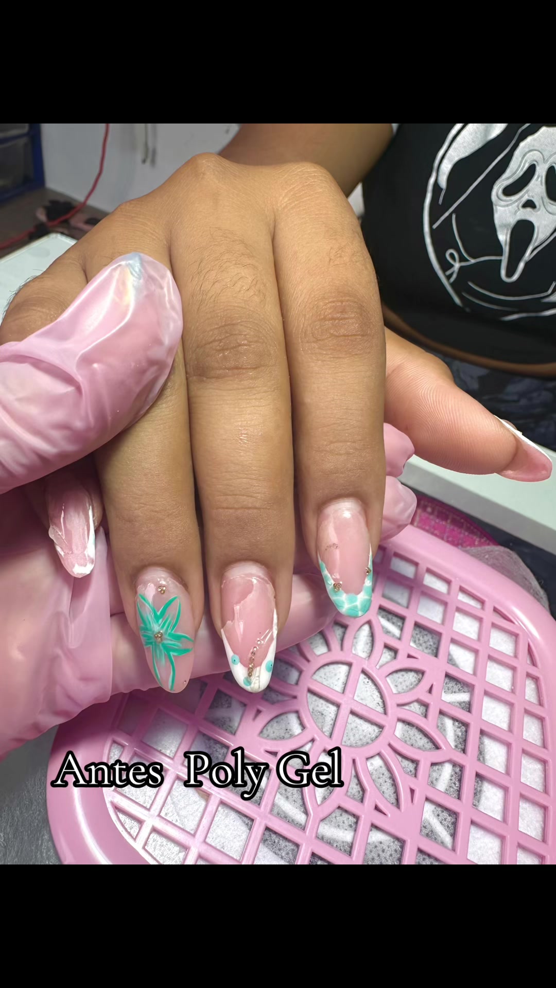 @anahiloor77