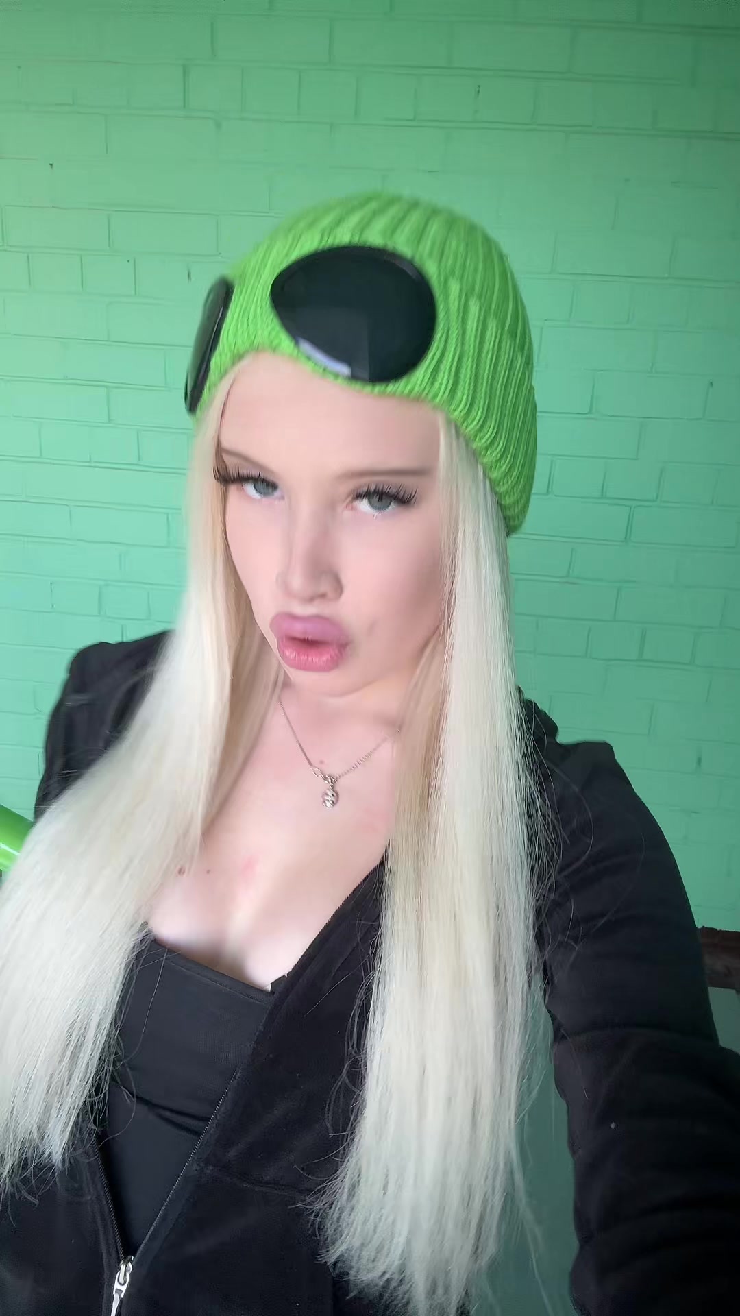 @лиза