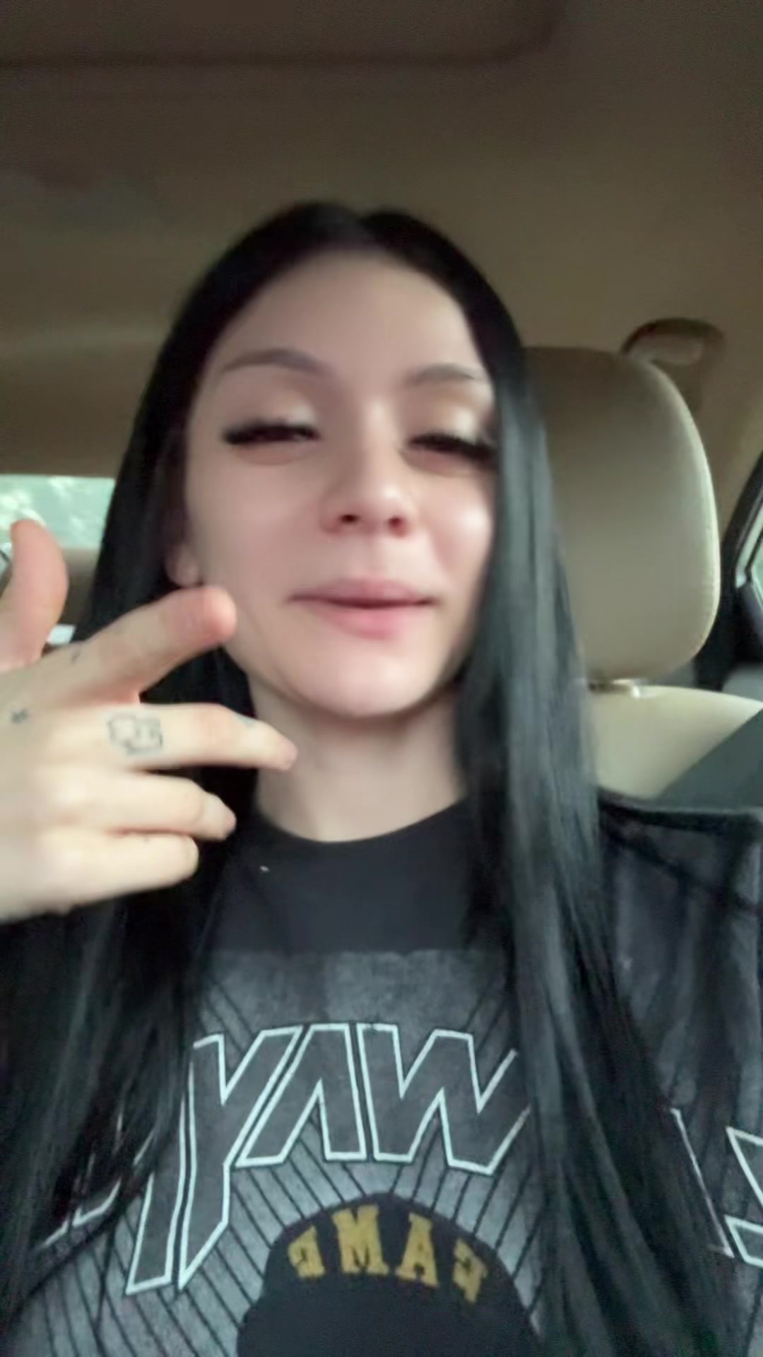 @yurfavoritewhitebih