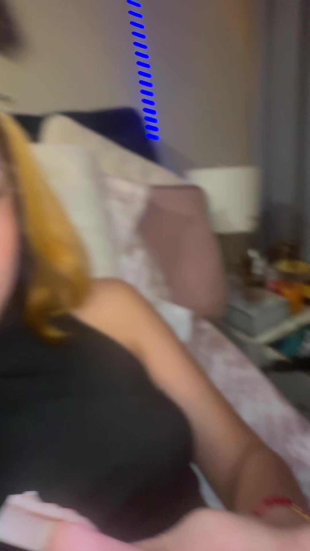 @Bella