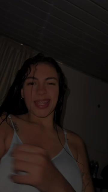 @oficial_valenrojas