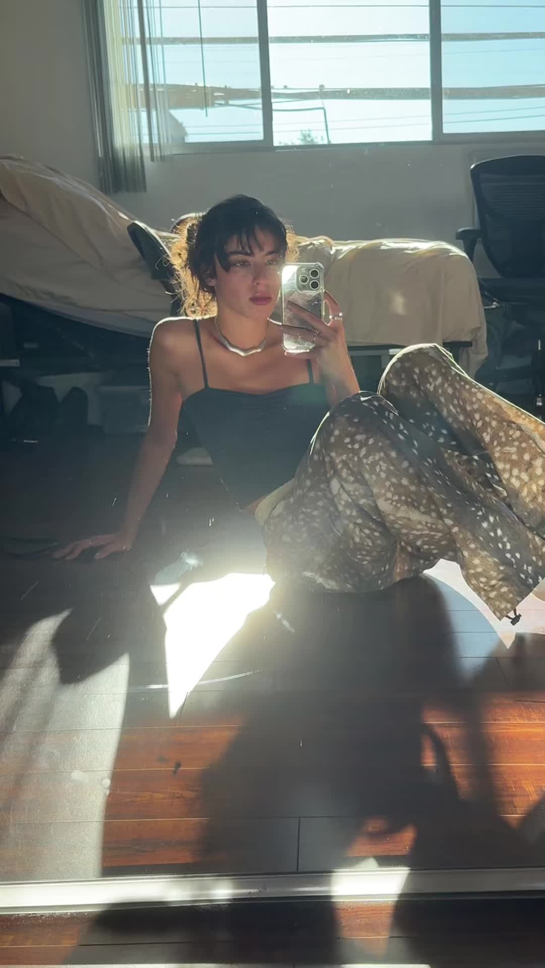 @️