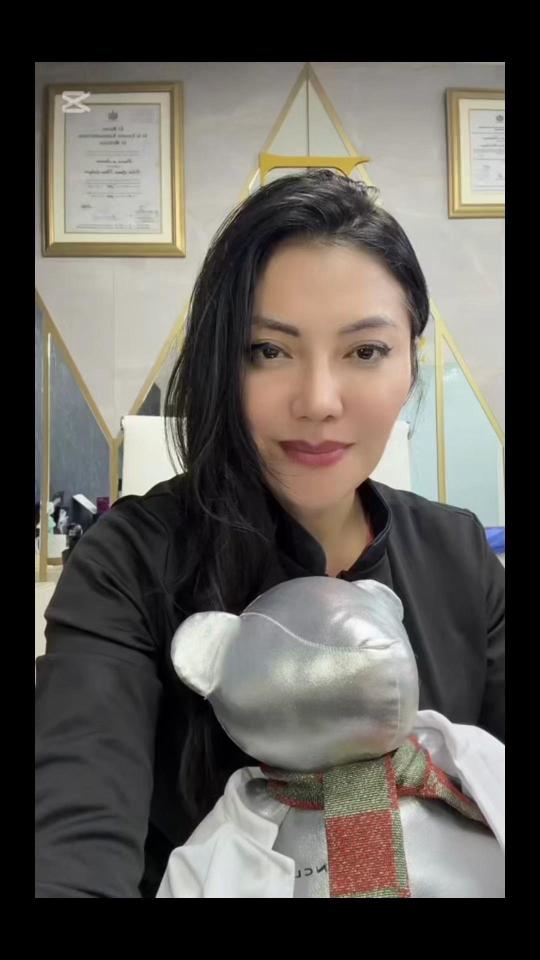 @Dra&ensp;Silvia&ensp;Lorena&ensp;FLORES&ensp;derma