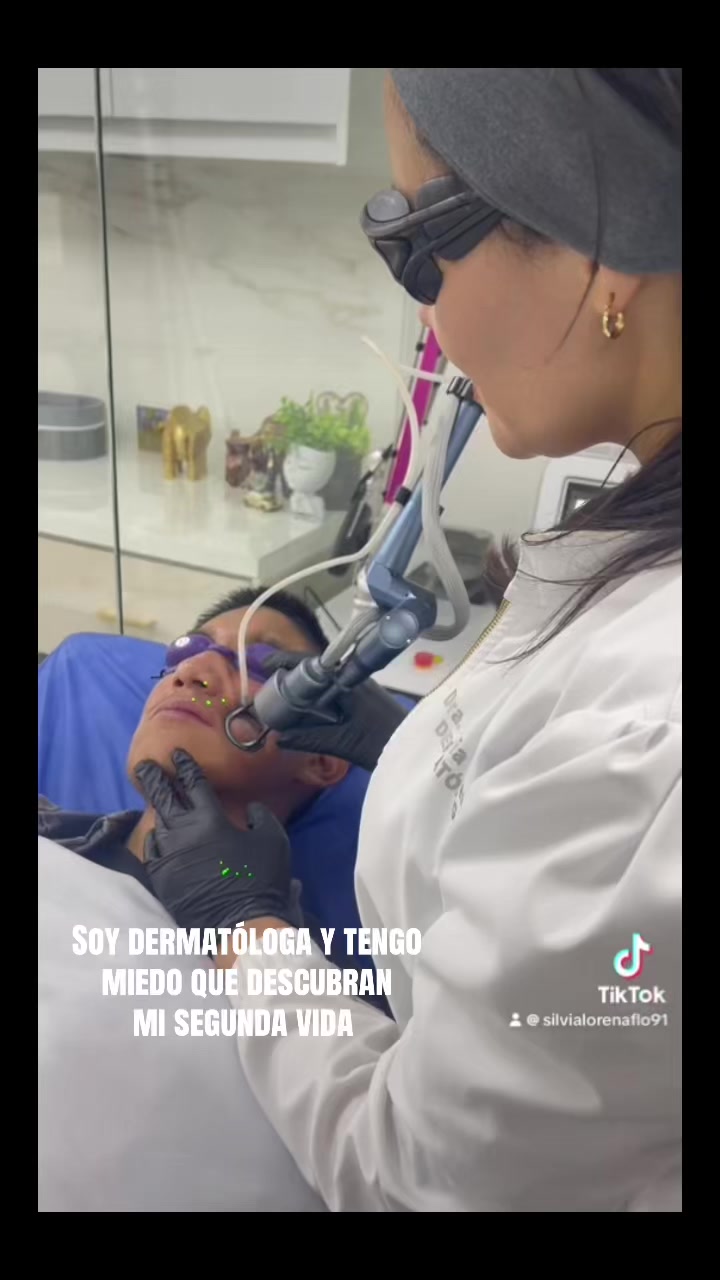 @Dra&ensp;Silvia&ensp;Lorena&ensp;FLORES&ensp;derma