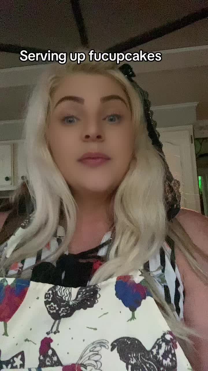 @JennJustCluckinAround