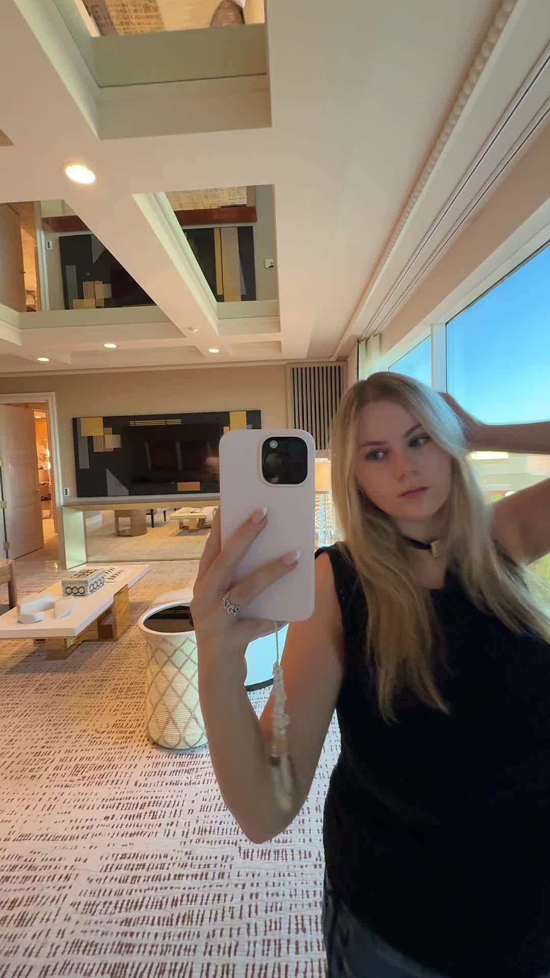 @EmspensiveEmily