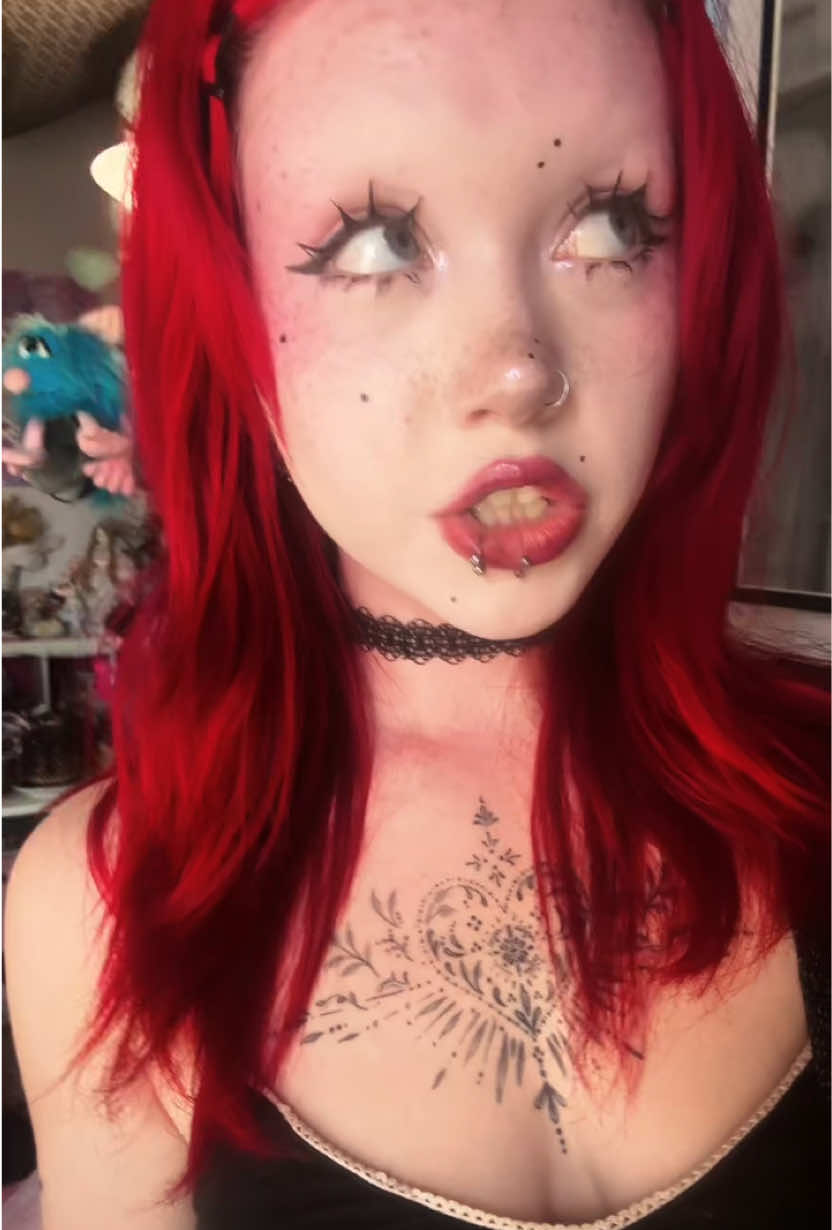 @scarlett ˚₊✩‧₊