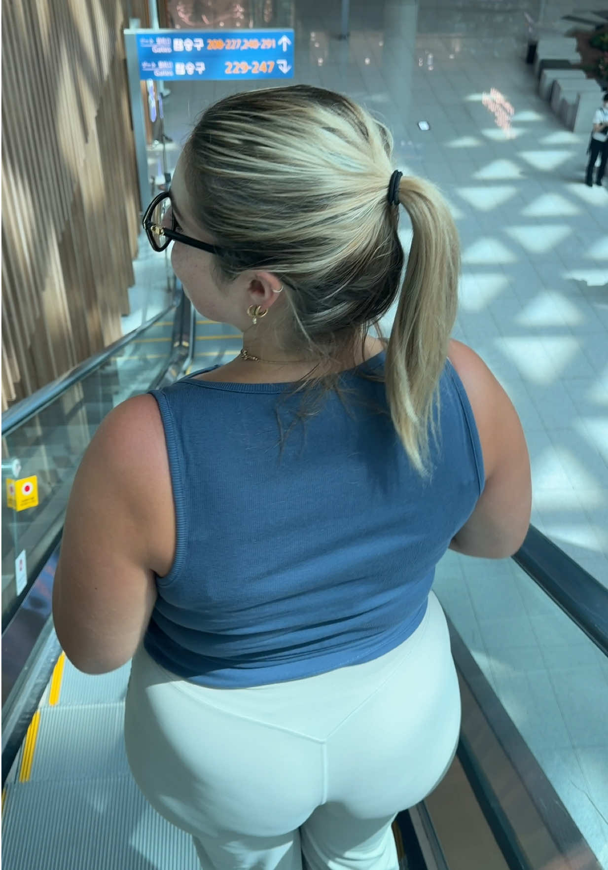 @curvymamilau