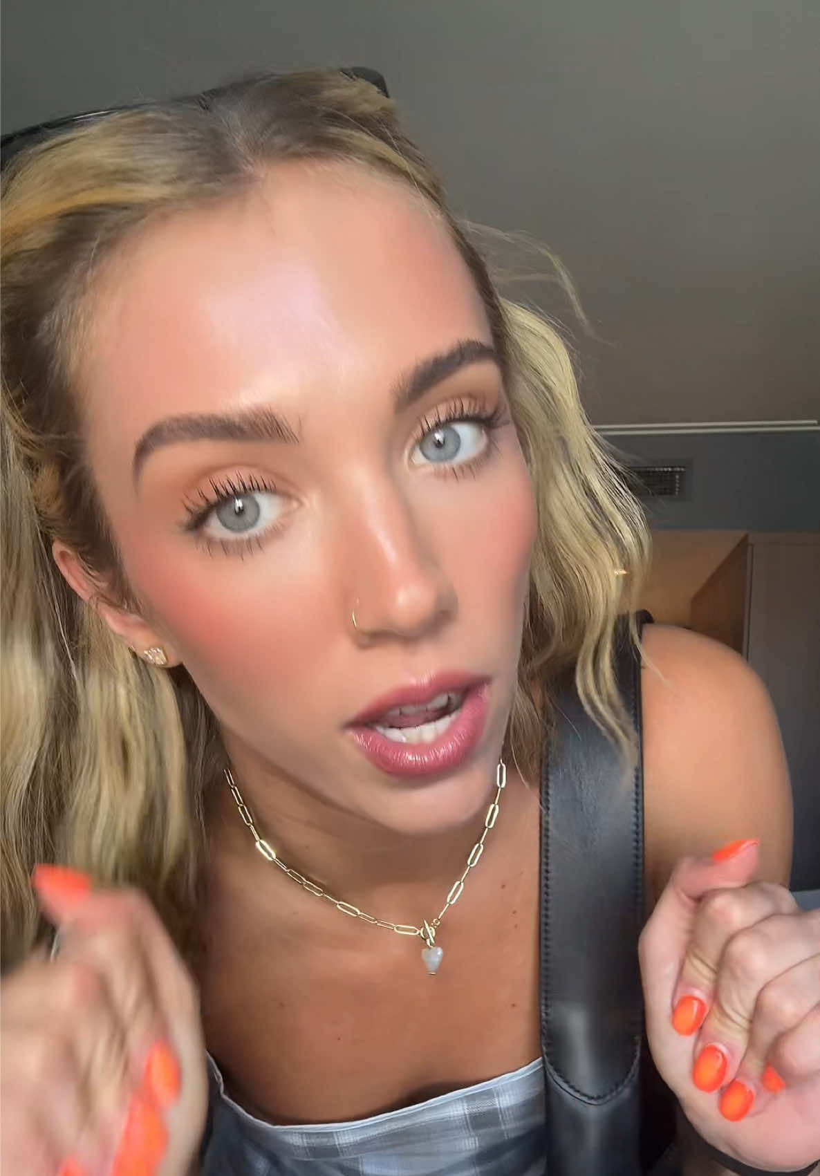 @lexiehull