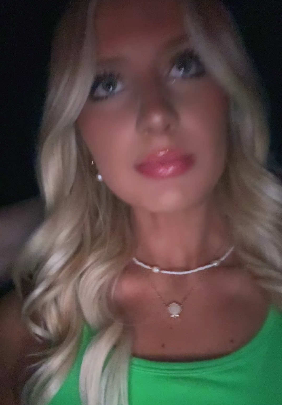 @bella