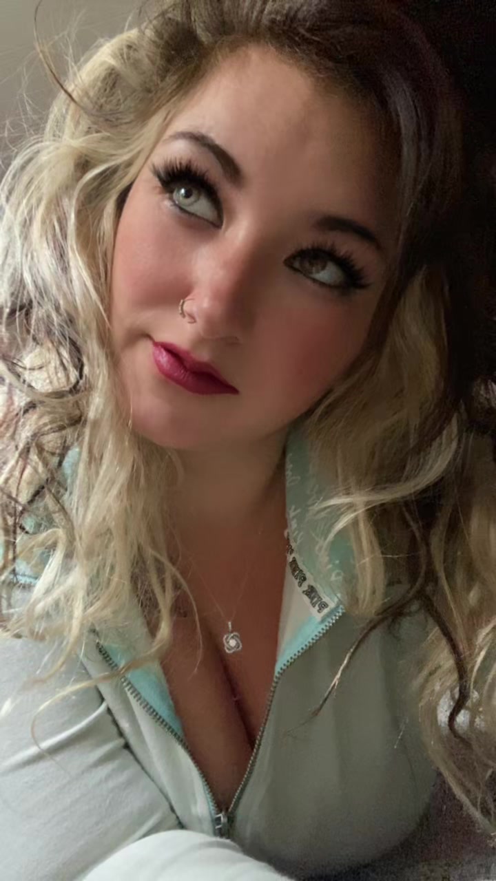 @Kitty_Kattt1994