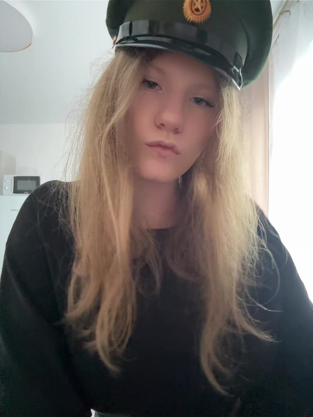 @mamakarina)