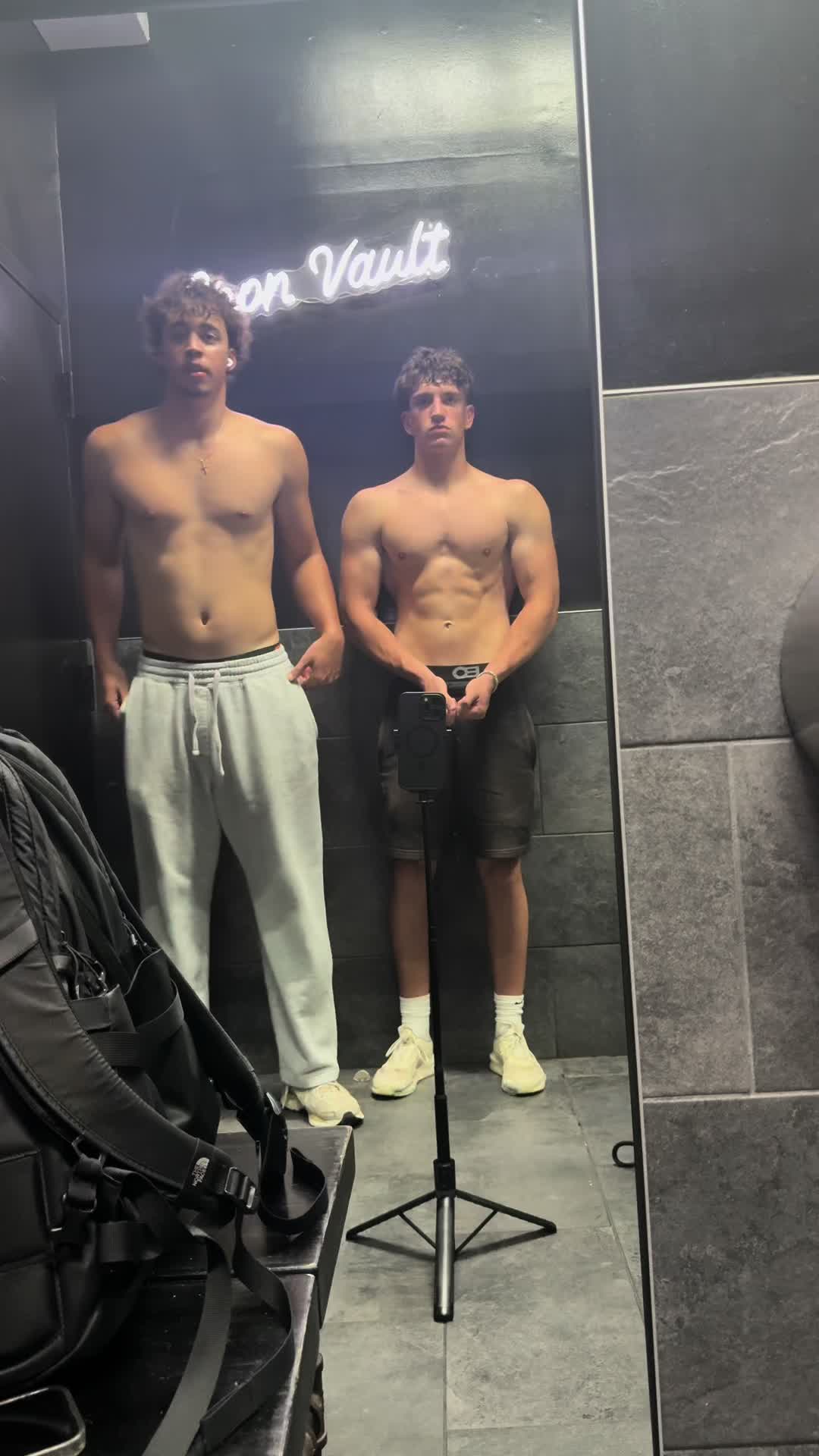 @charlesb08