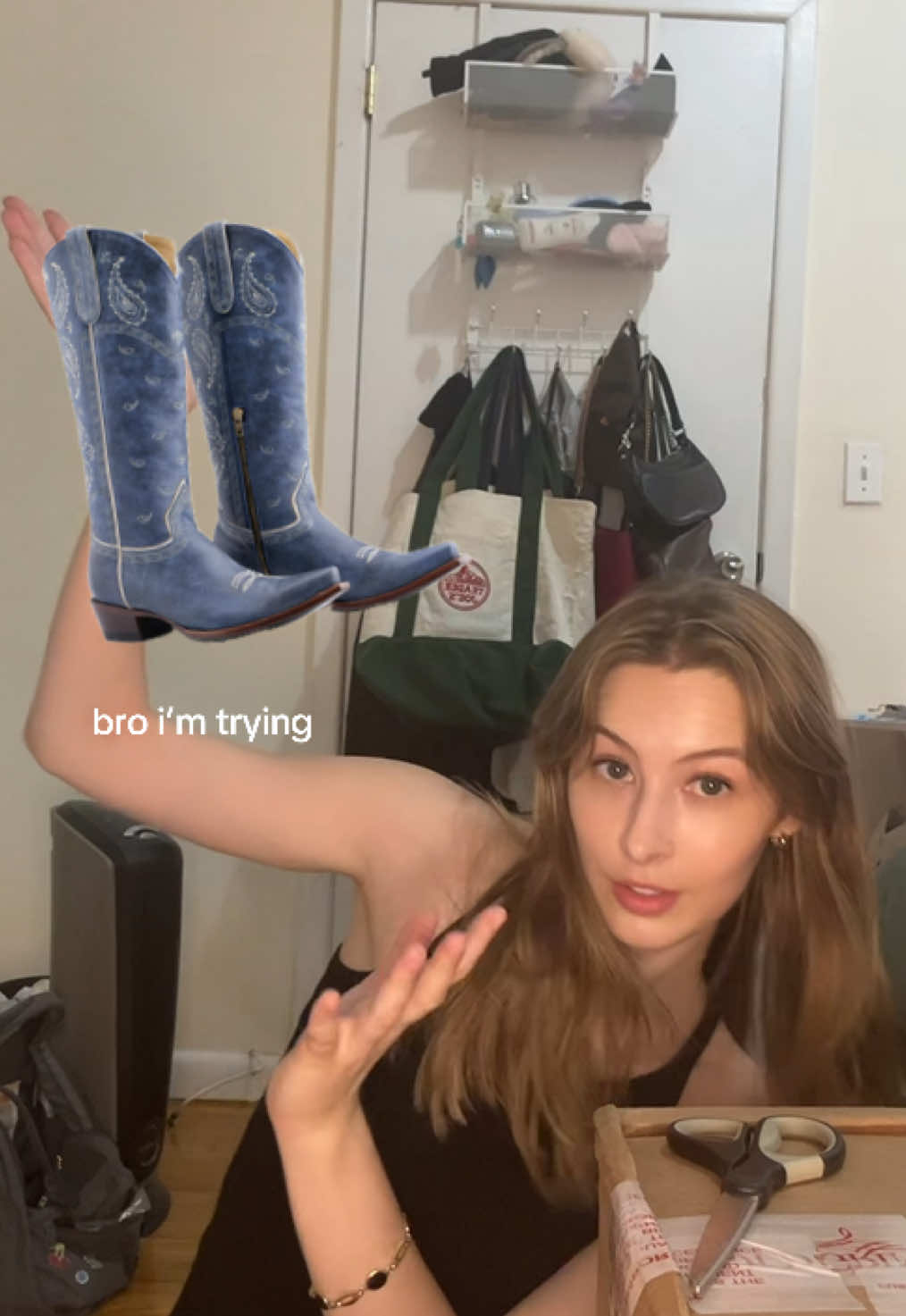 @laineydotbainey