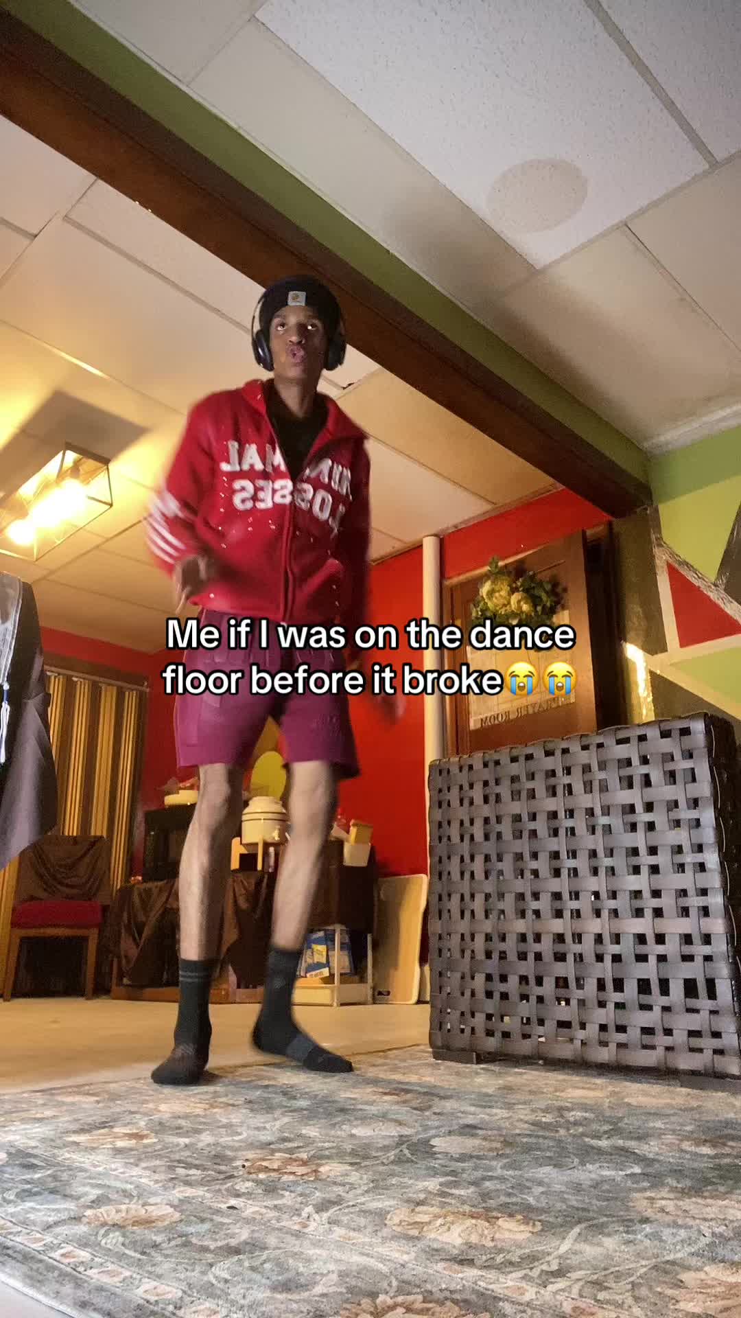 @⃟