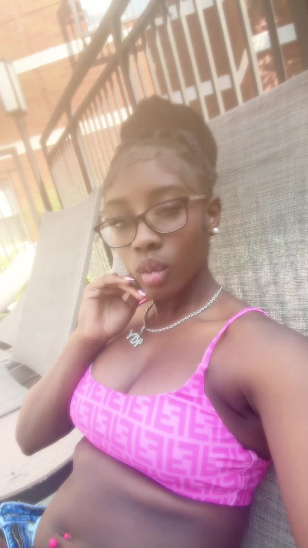 @queenki