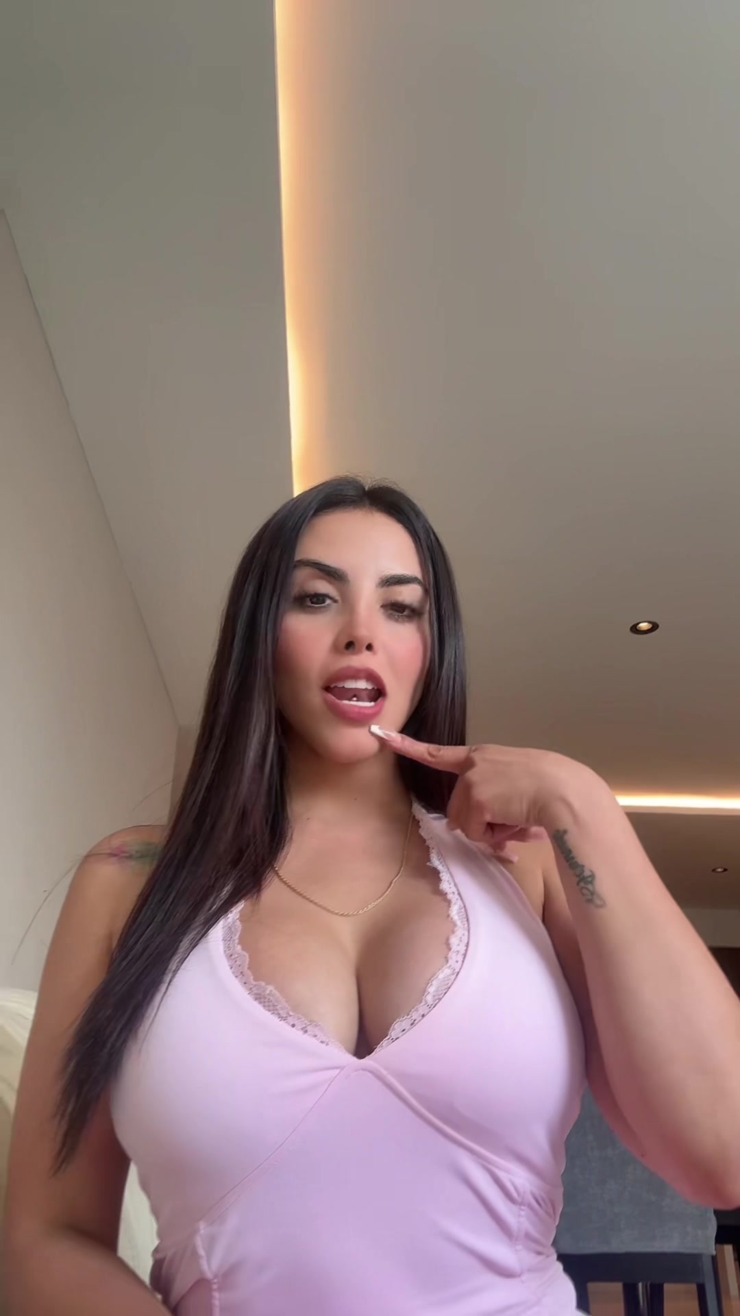 @user23873526143