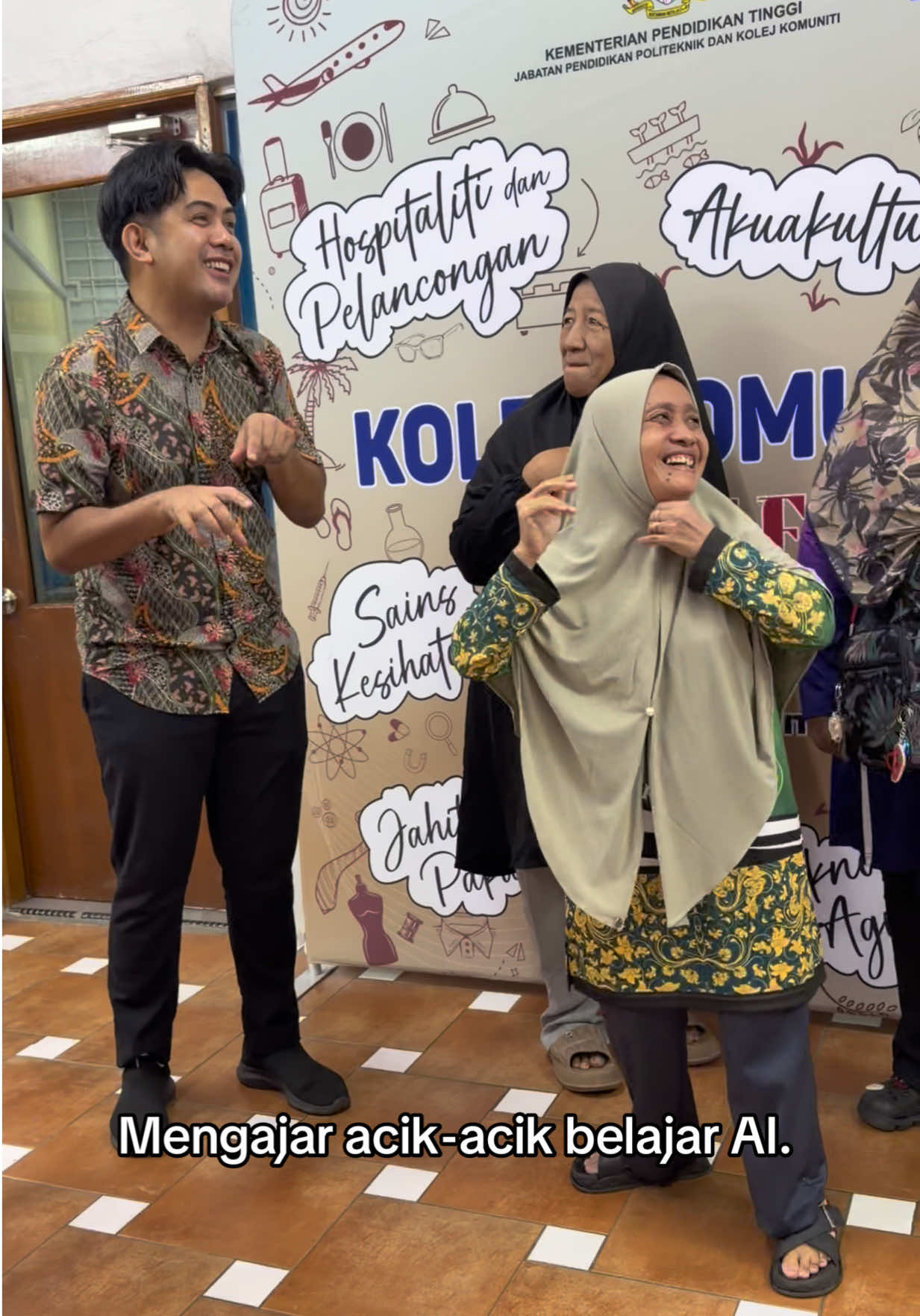 @sirladang 👨&zwj;🏫🐂