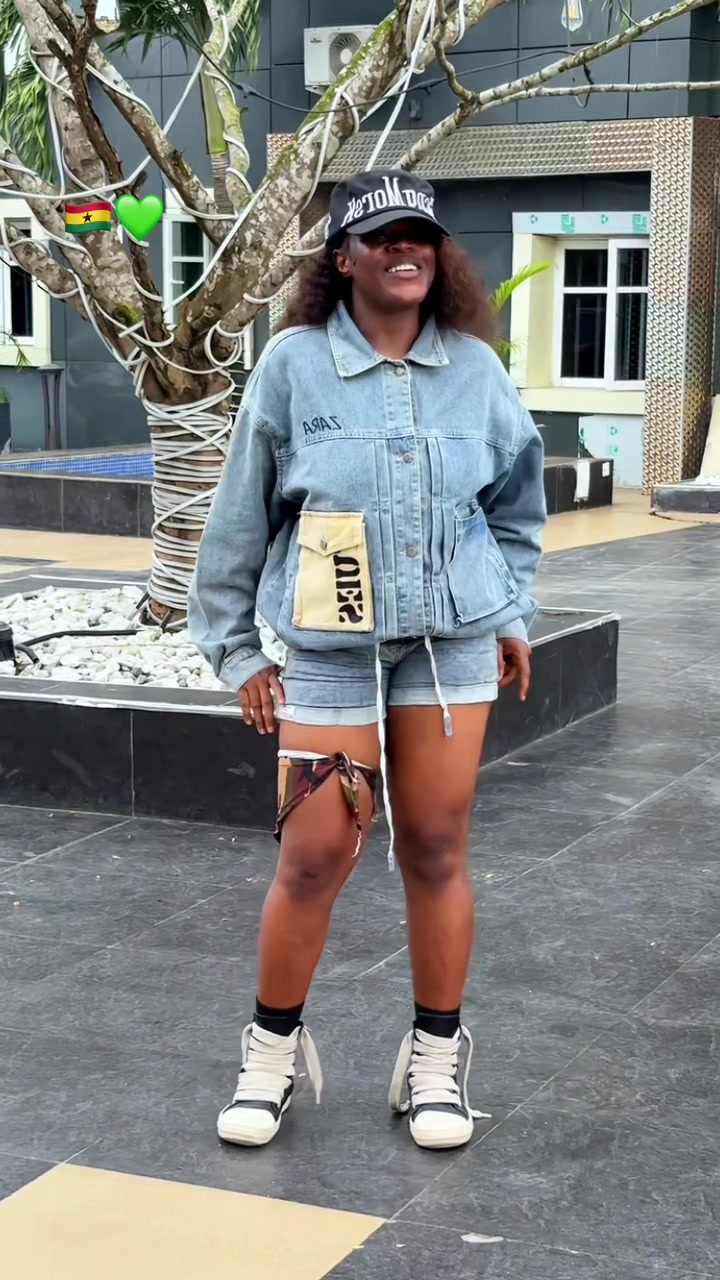 @AFROGODESS๐ด๐↔๏ธ๐