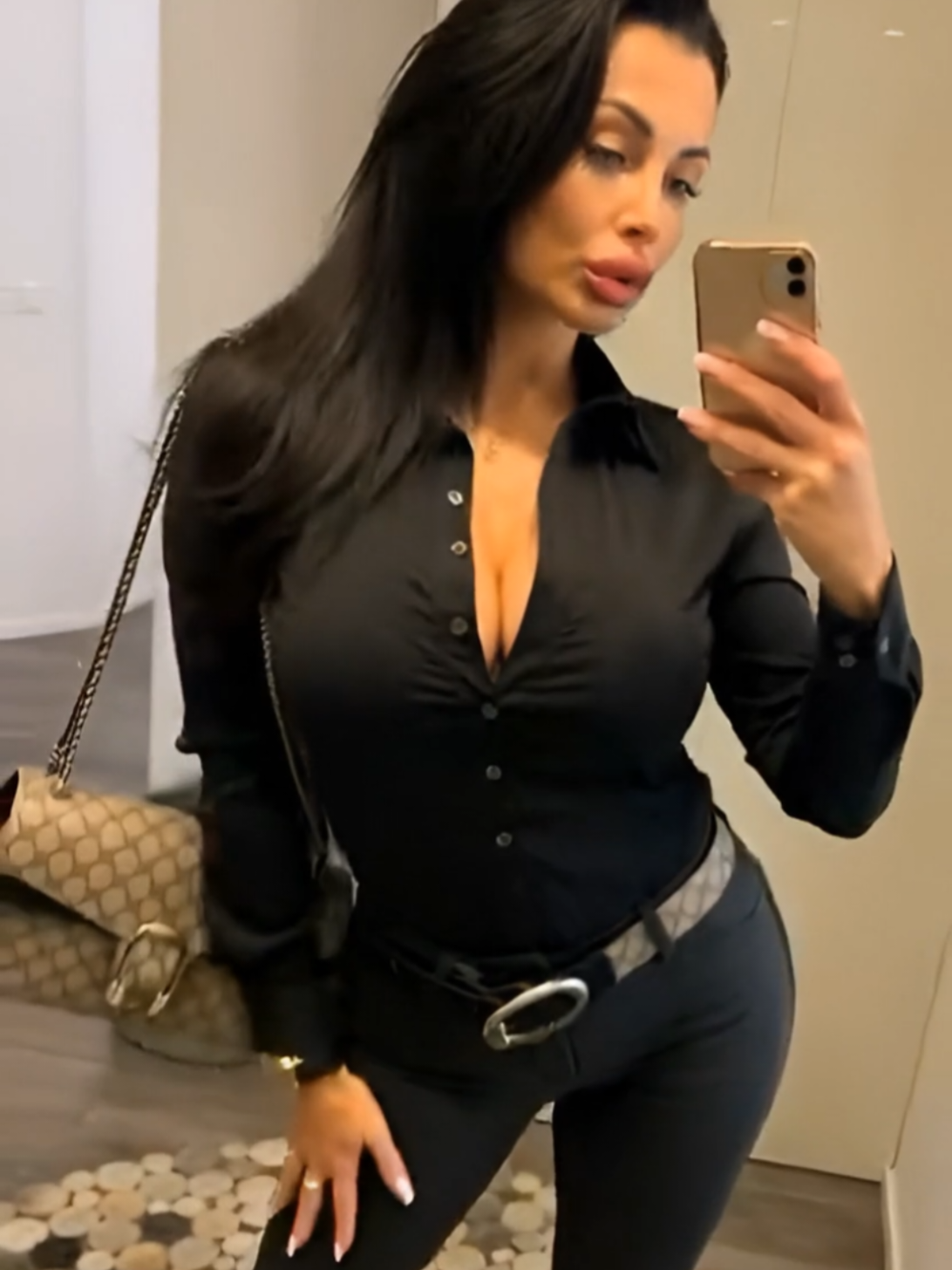 @Aletta Ocean ⭐