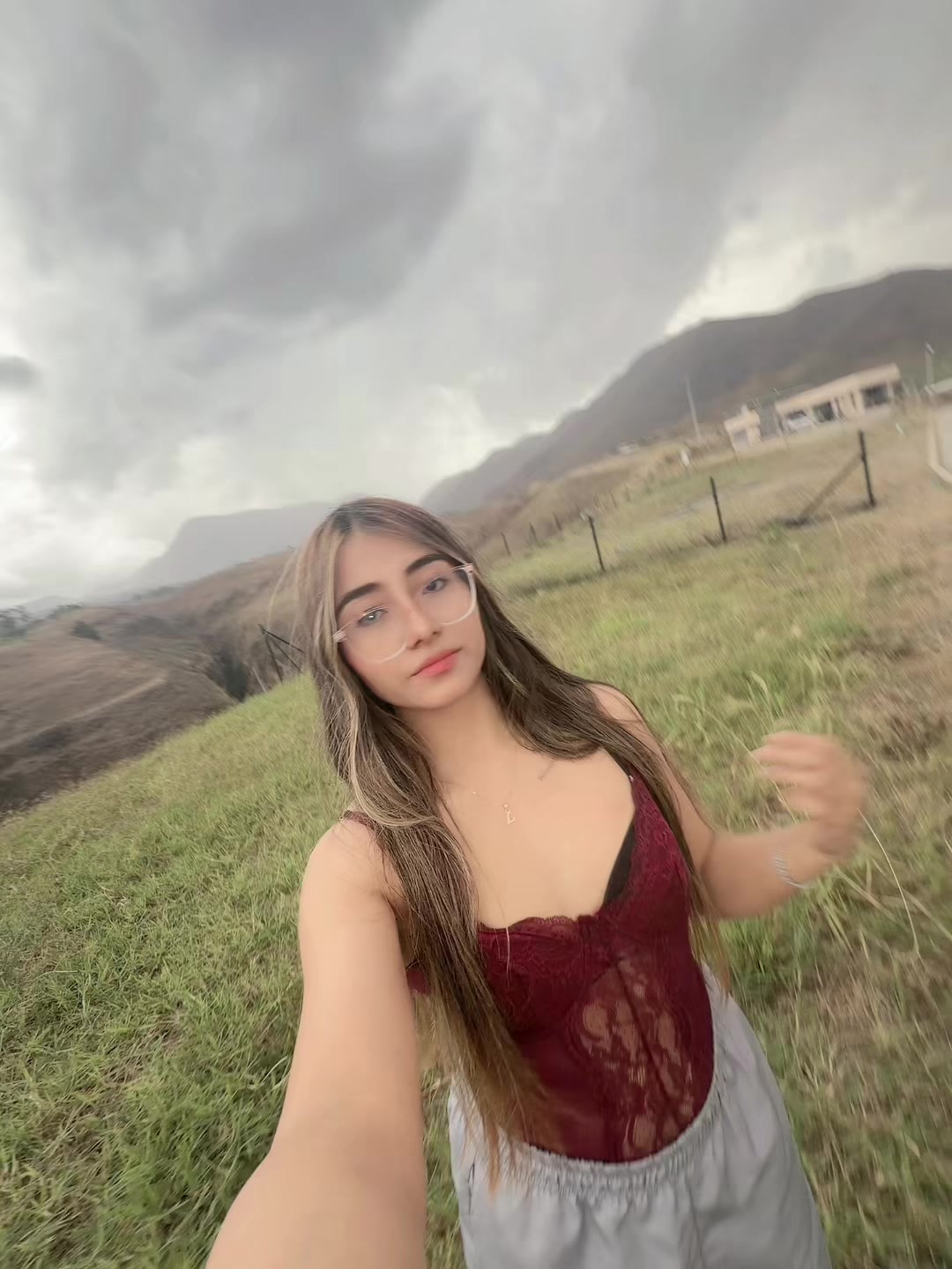 @Laura S León Melo
