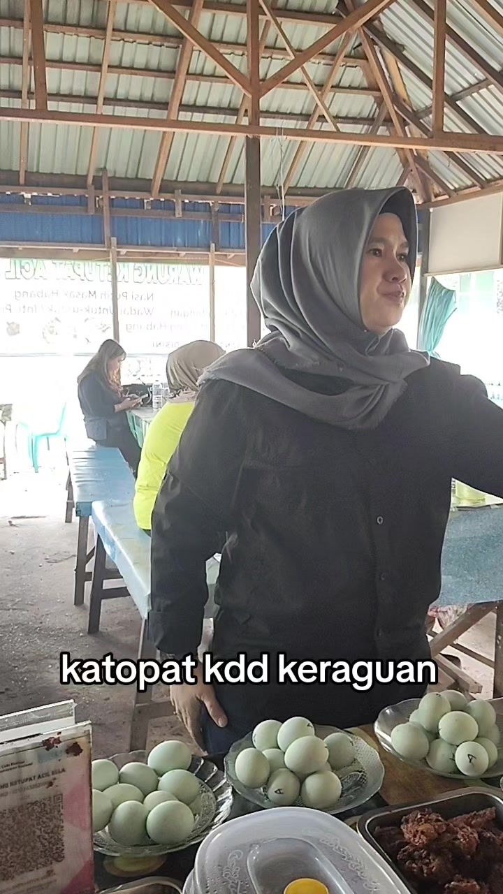 @warung katupat acil ella