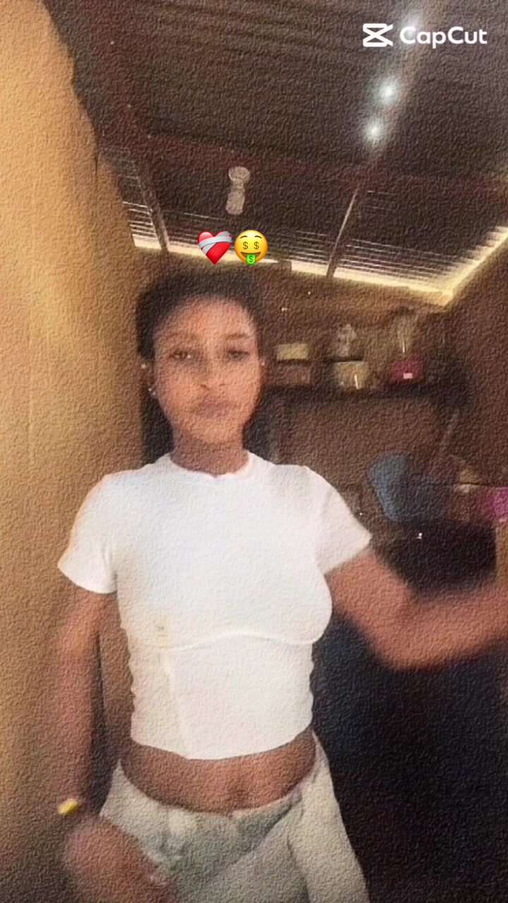 @Ella Dee