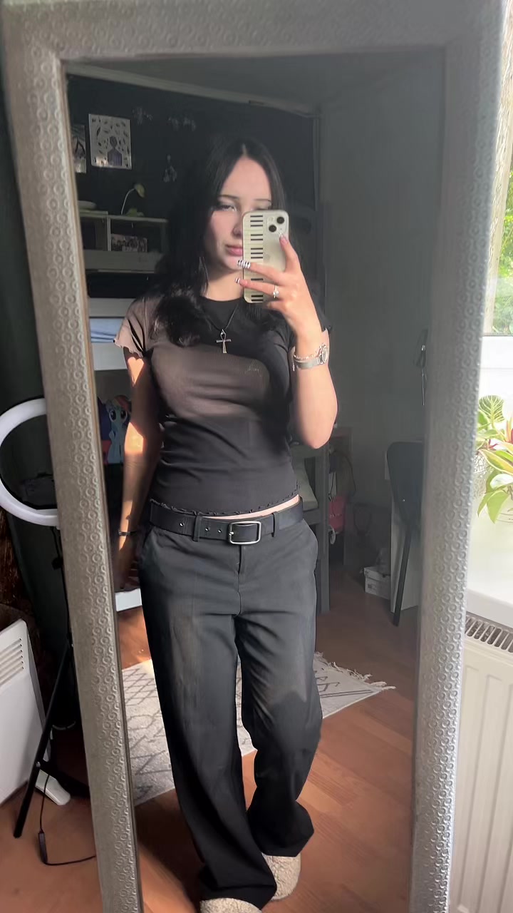 @^-^