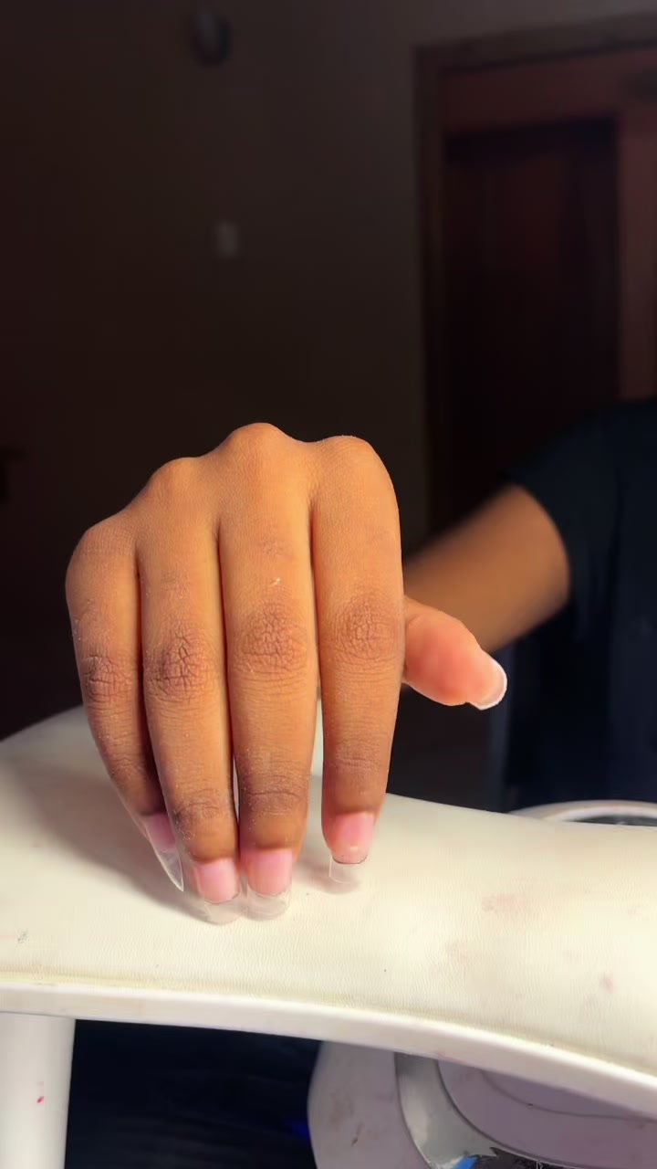 @NailsbyFabiana