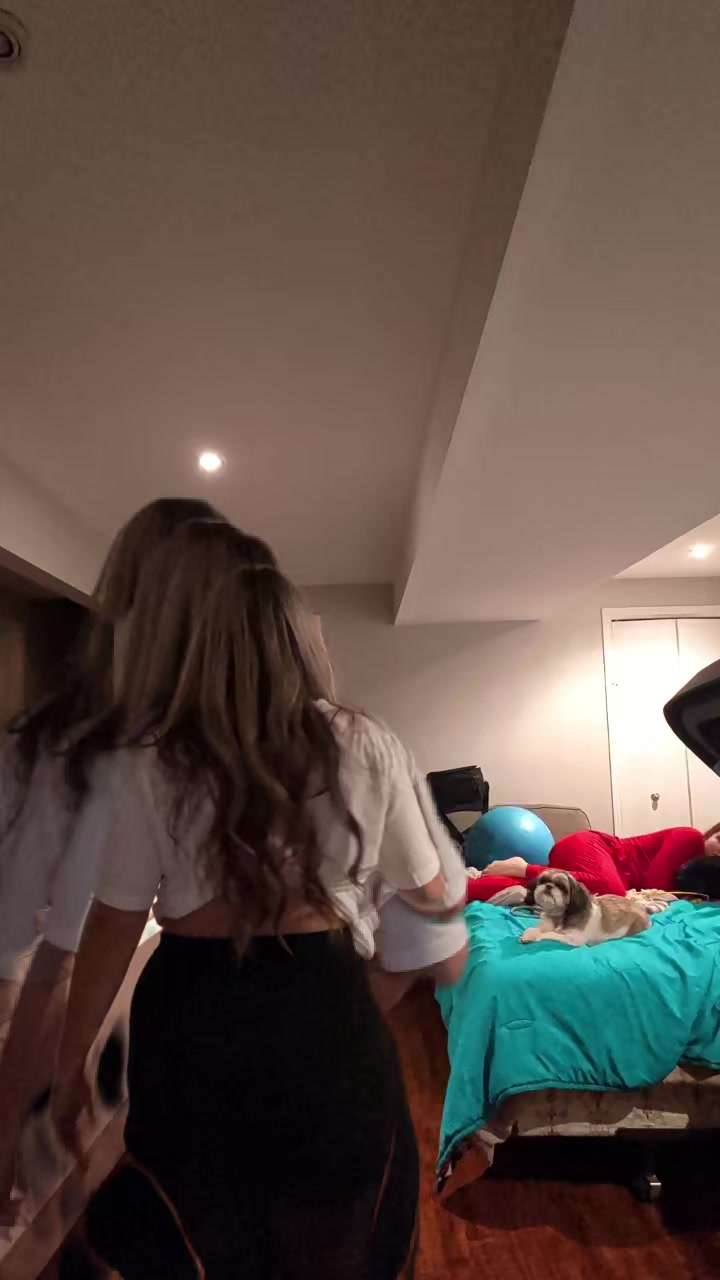 @Jú