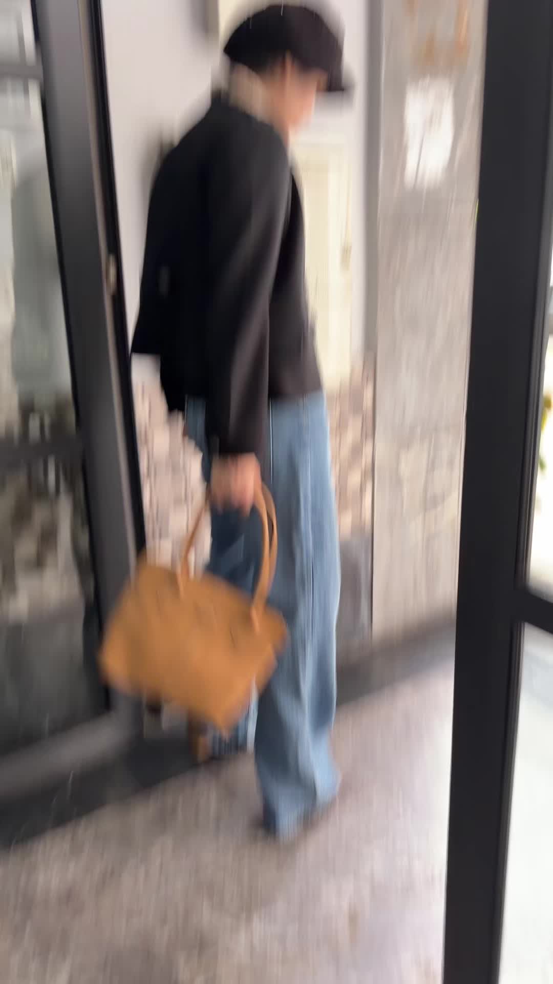 @bellahadid039