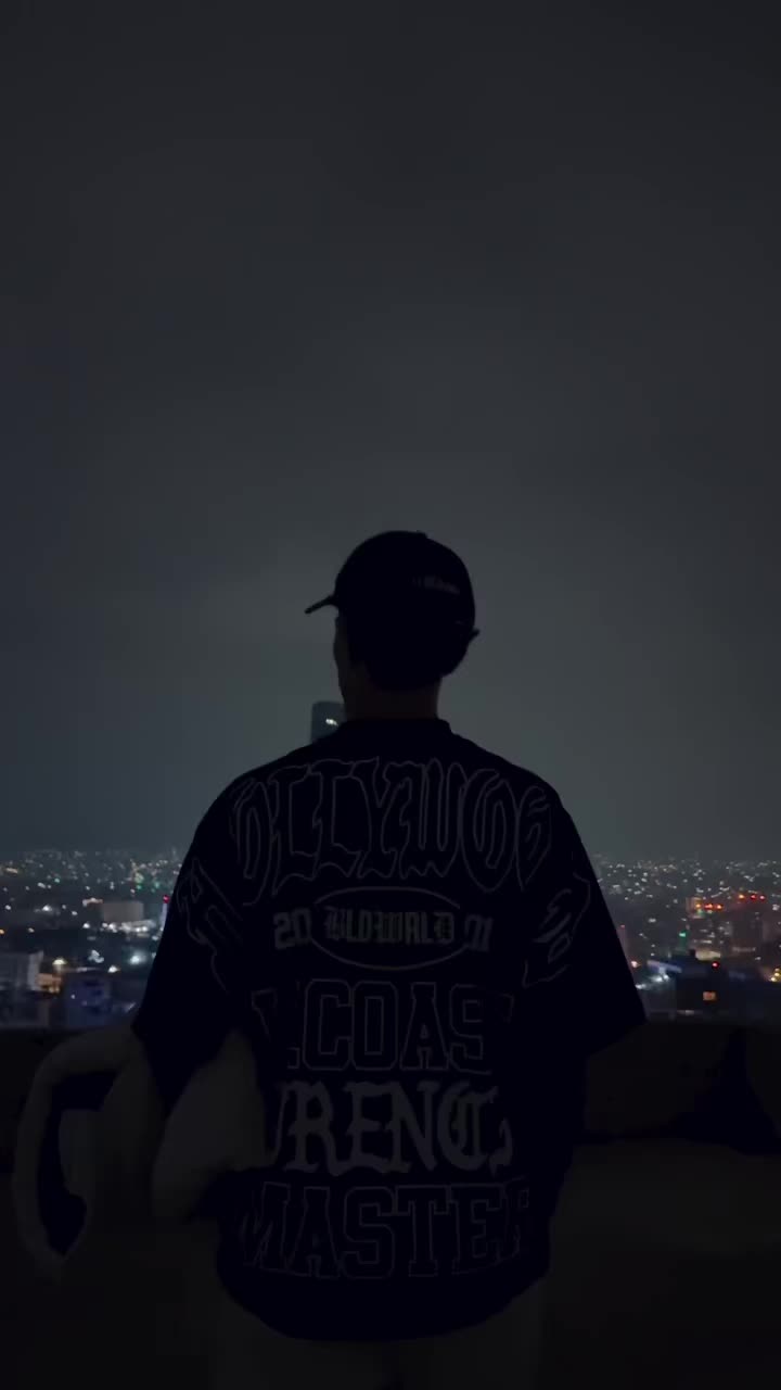 @𖣂