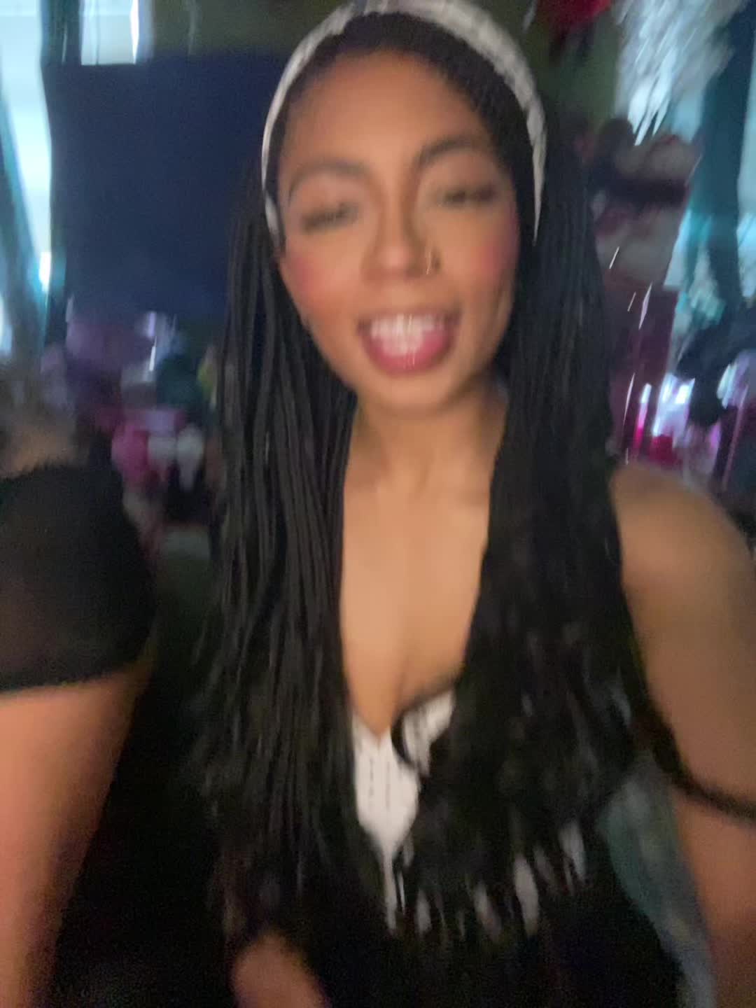@monaberry_