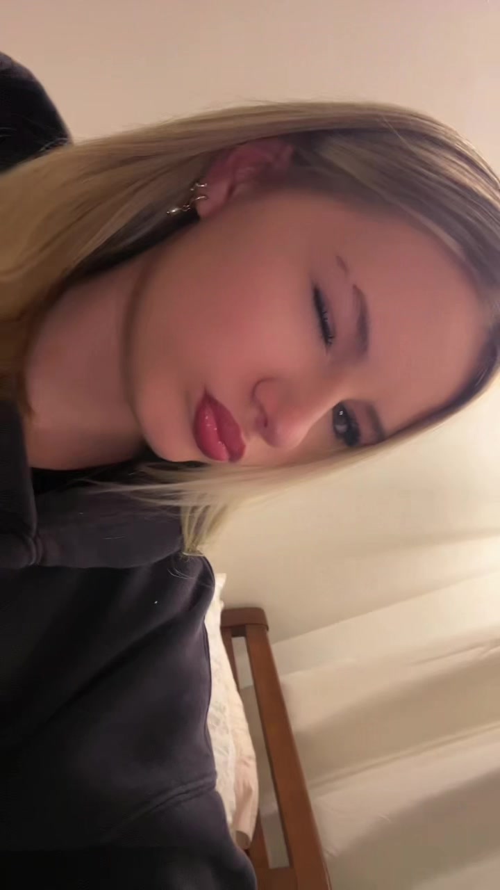 @️Bella