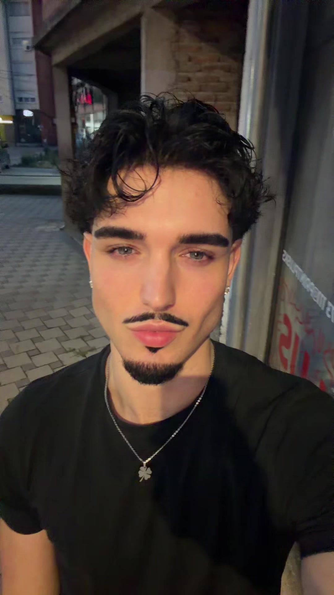 @Xeno