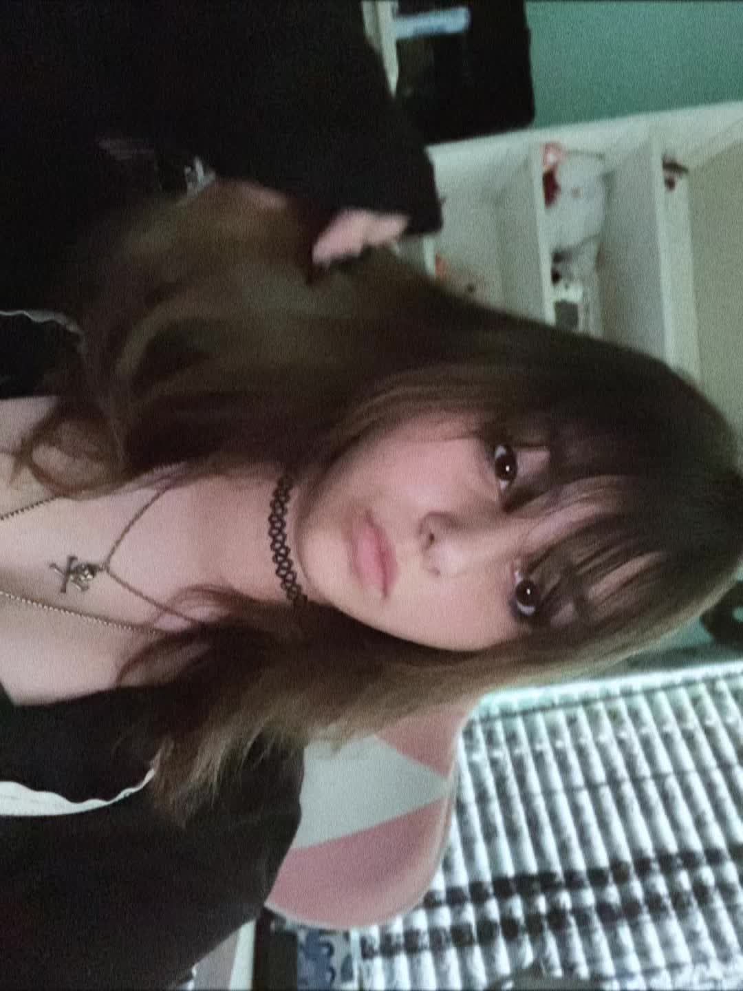 @👾