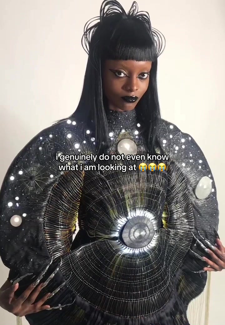 @0fftherunway