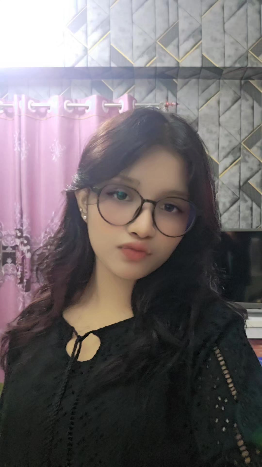 @👅