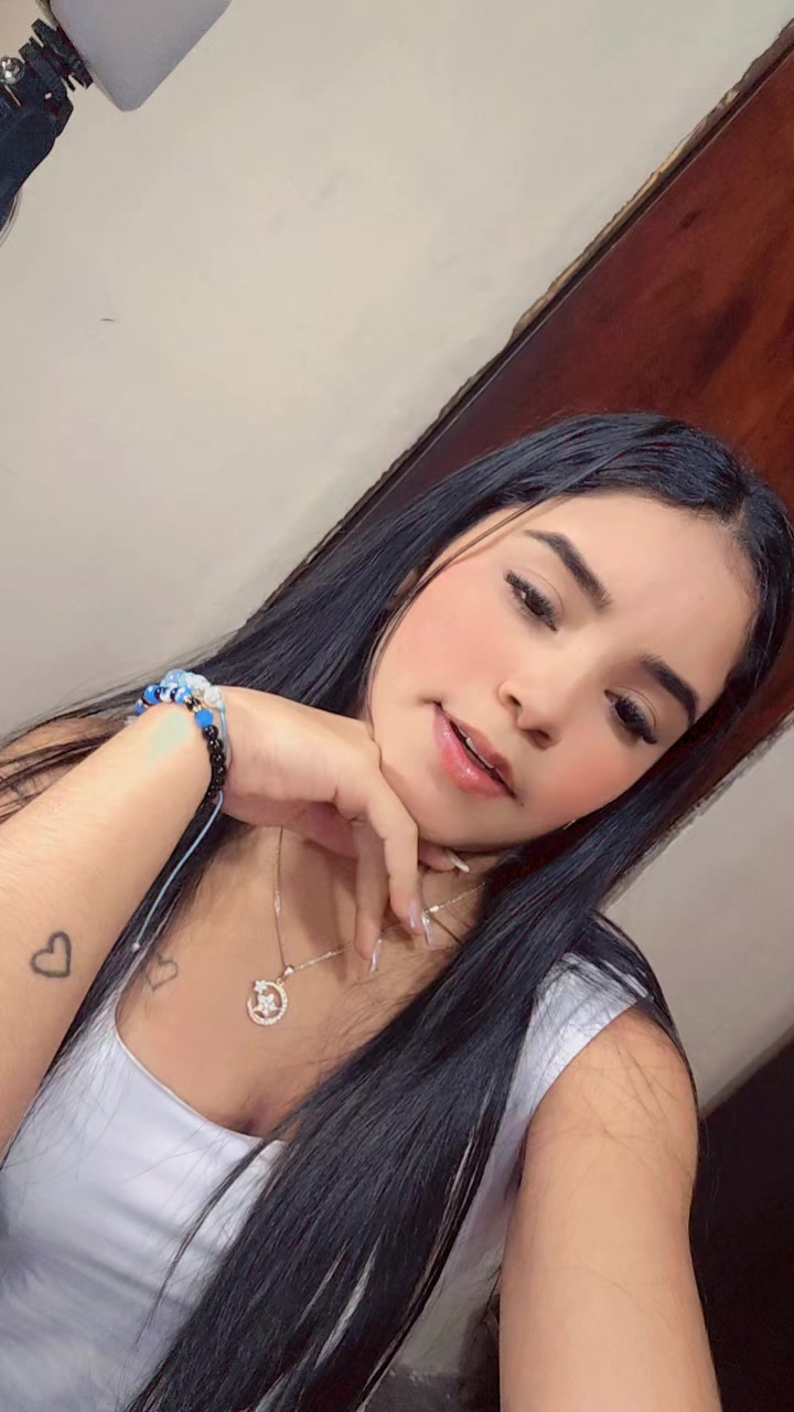 @Génesis Alexandra🩷✨️