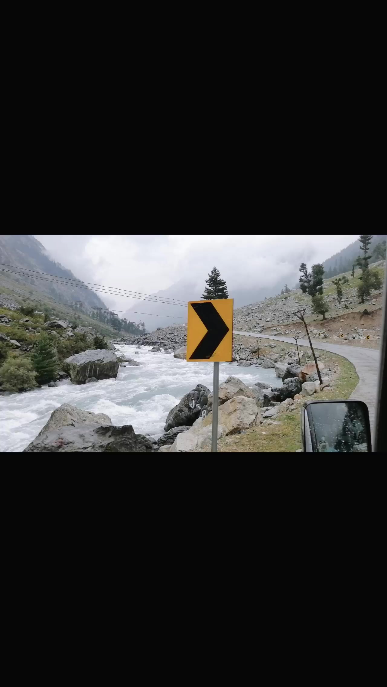 @Travel_with_Waqas