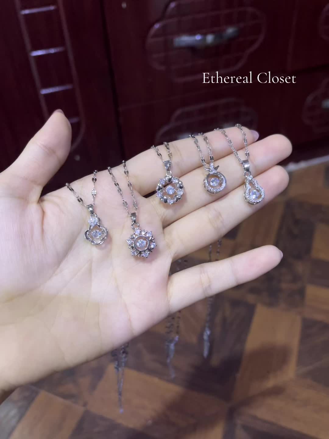 @Ethereal Closet đ