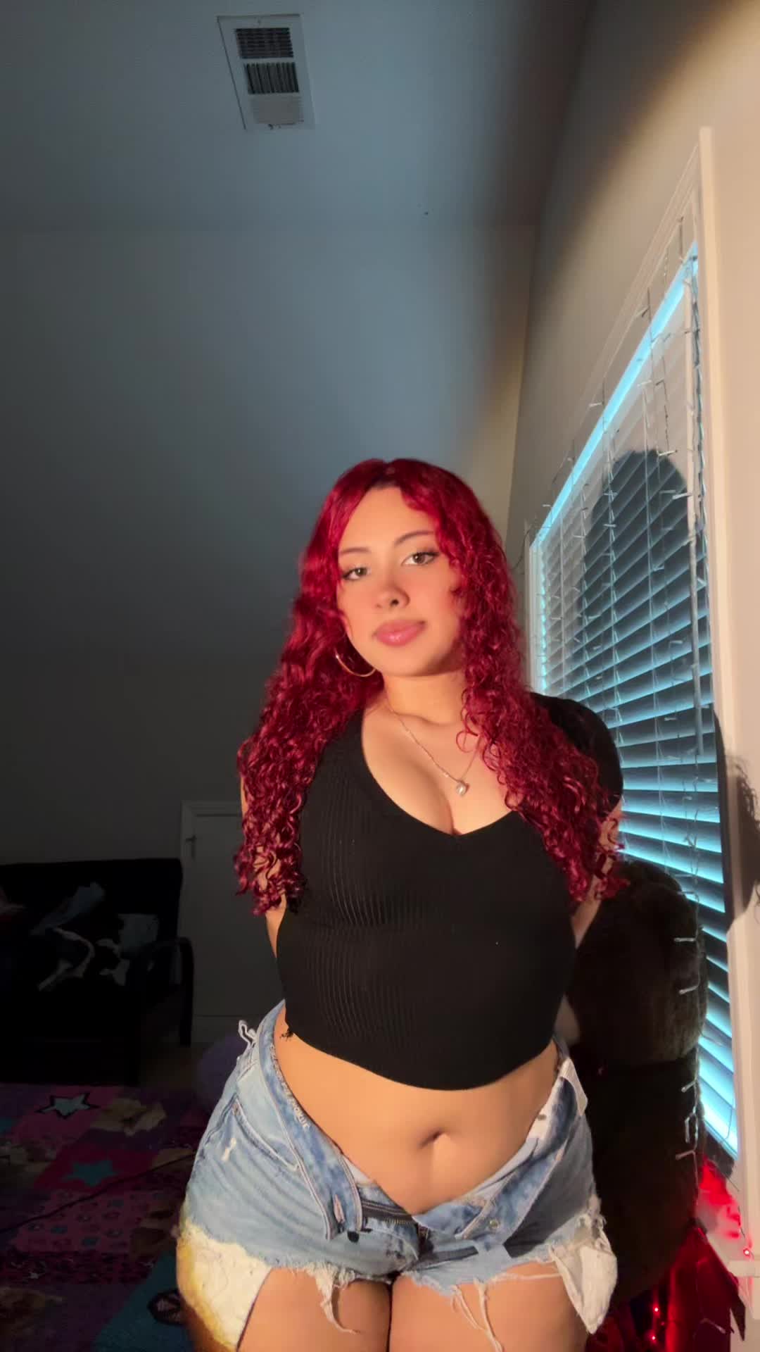 @𝐿𝑒𝓈𝓈🐷🍑
