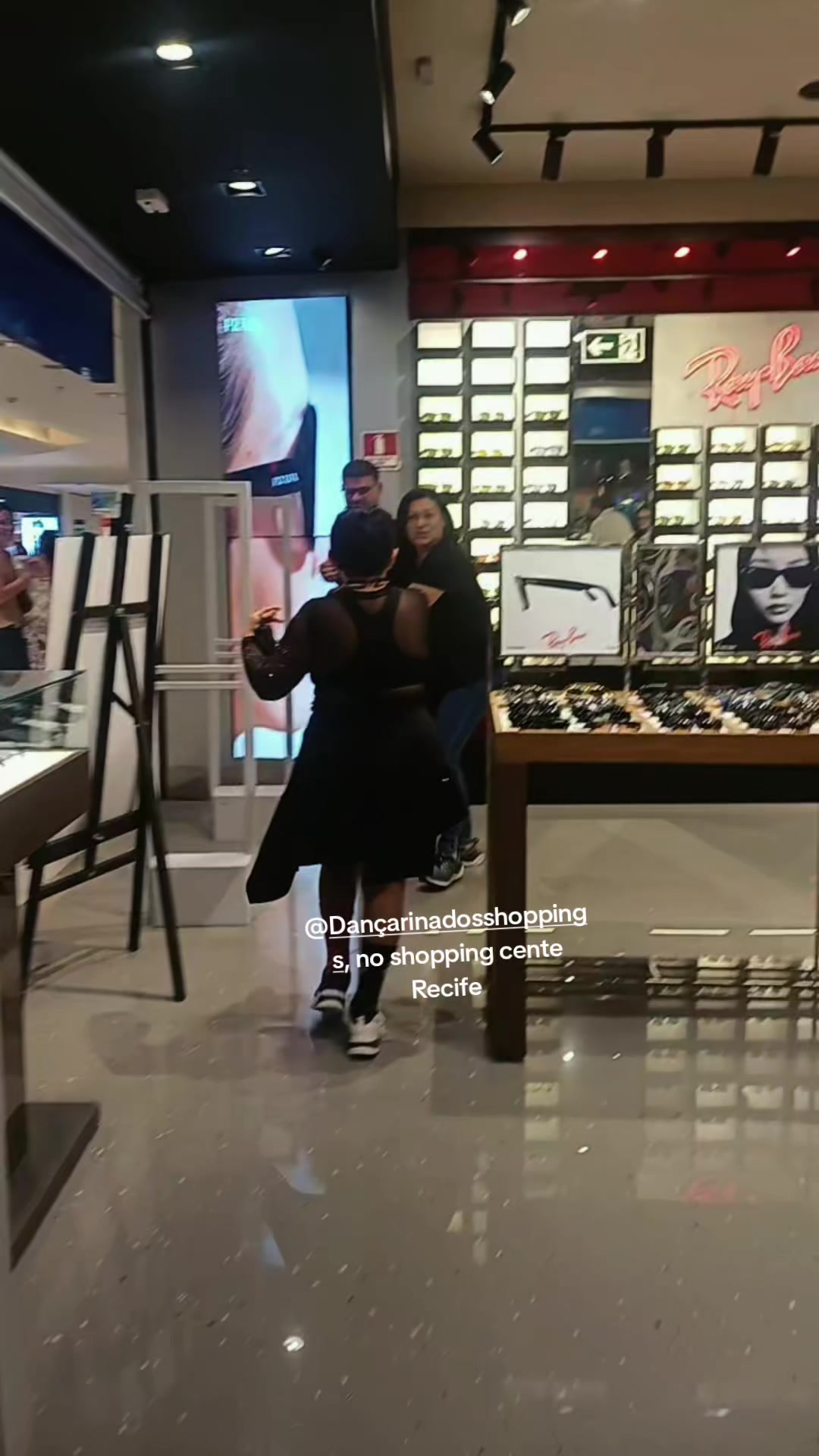 @Dançarina dos shoppings