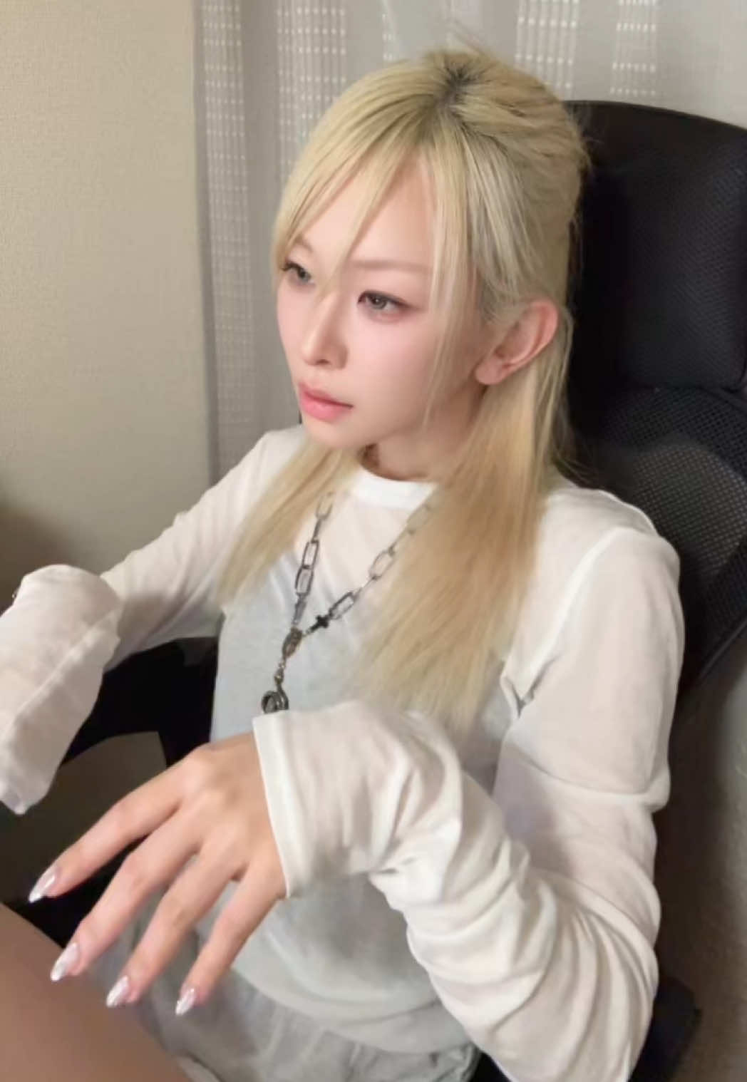 @ばに子