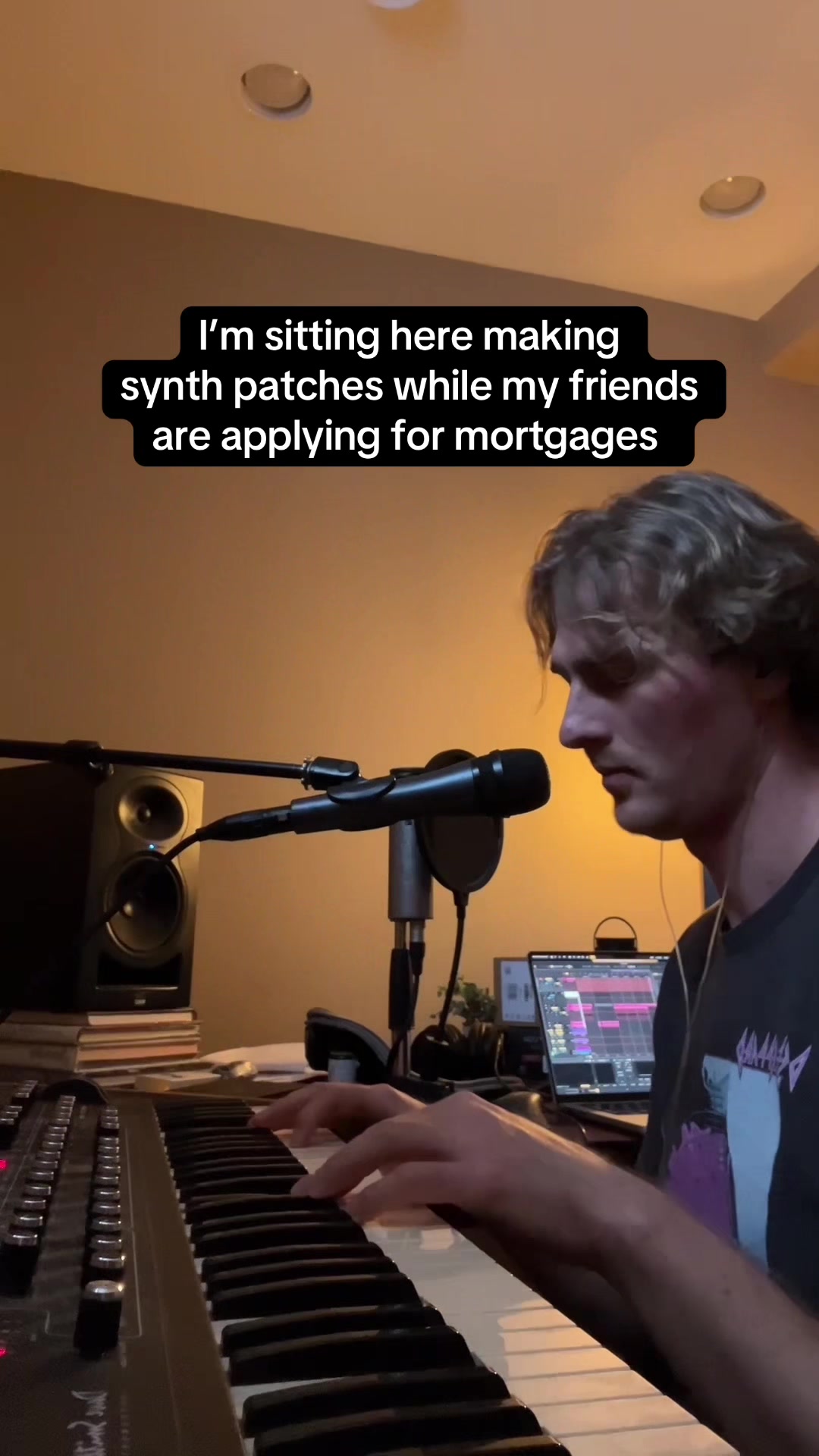 @Void Comp
