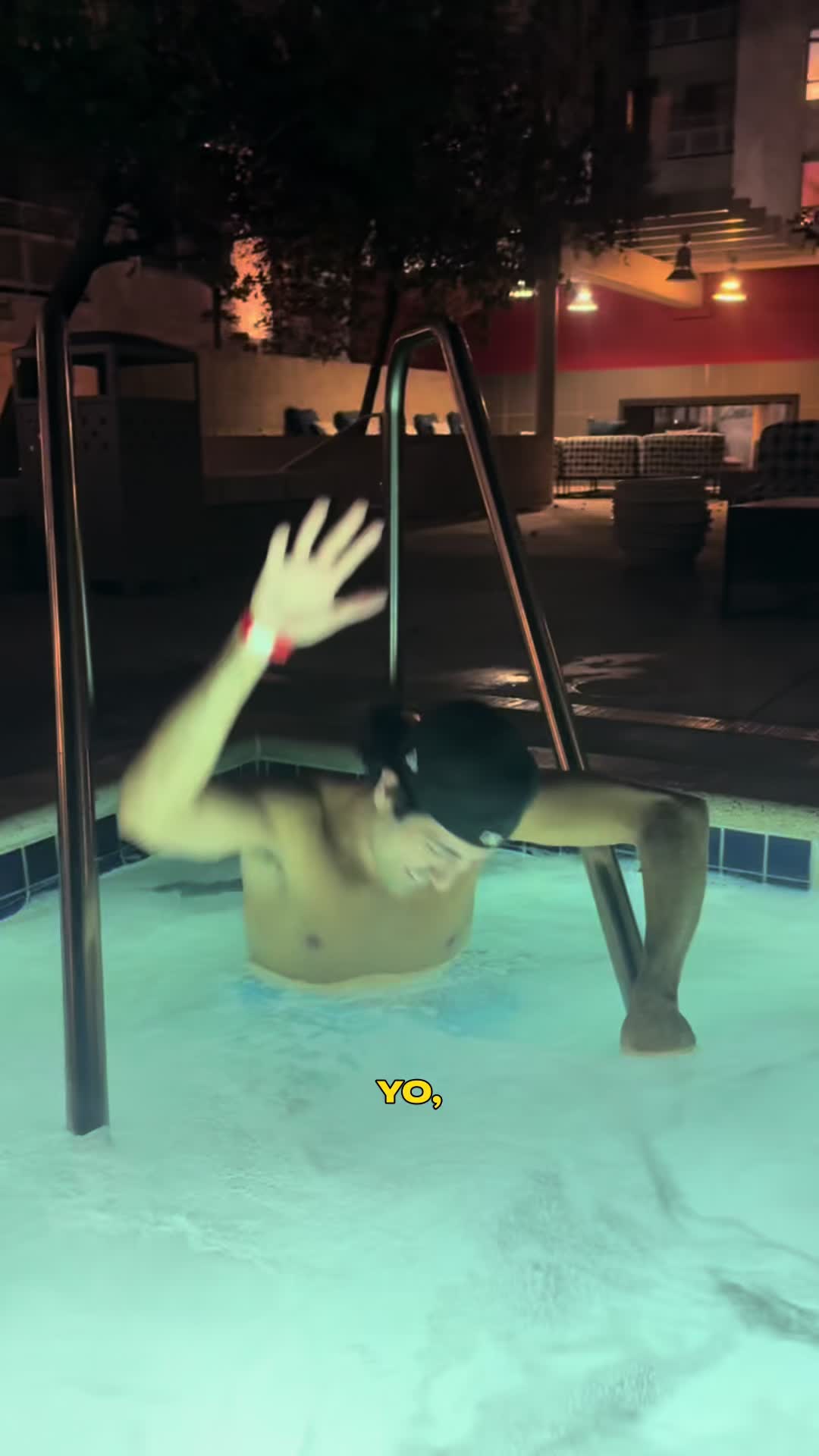 @Lui V
