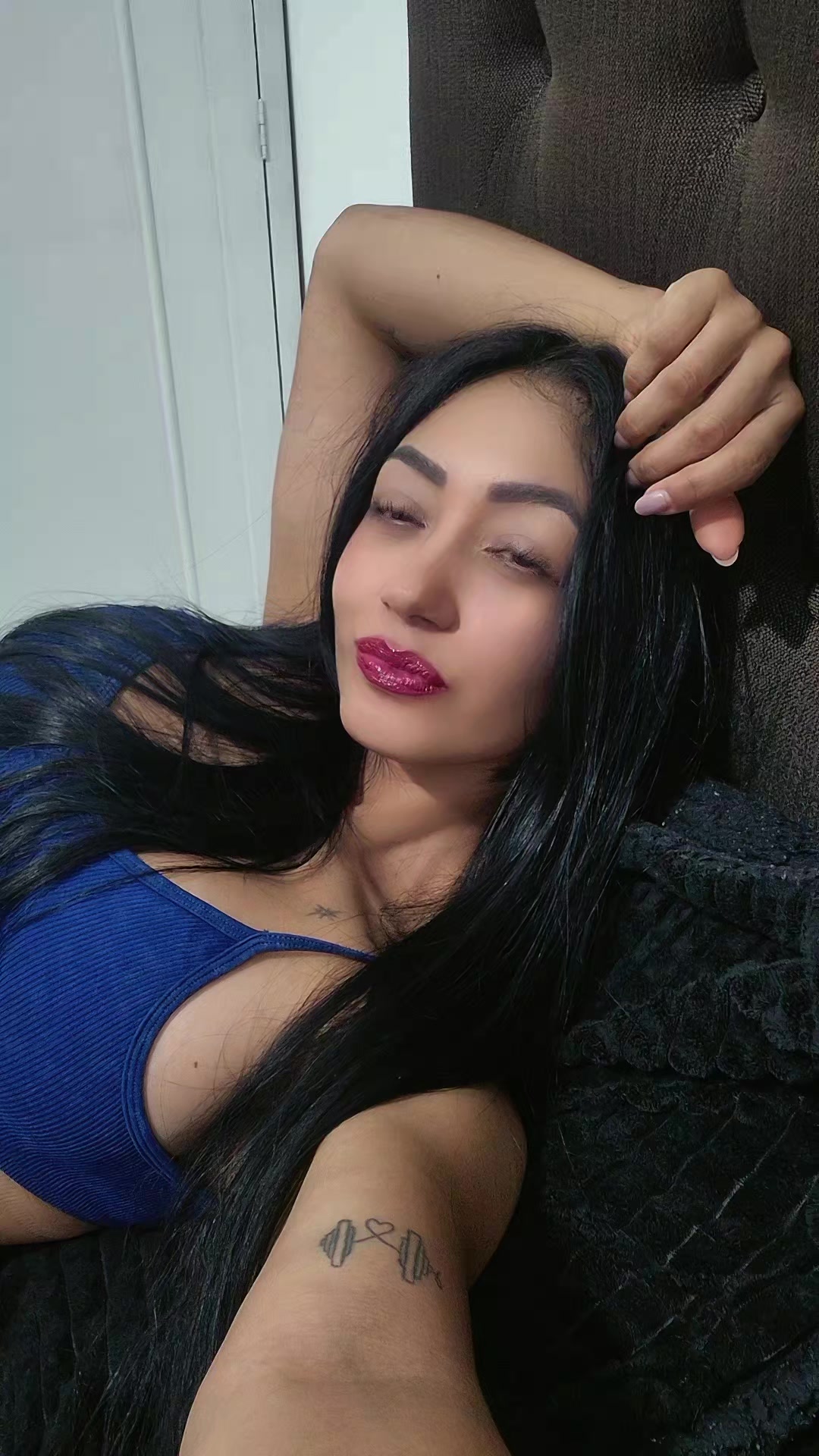 @Julie Vanesa . Te sigue